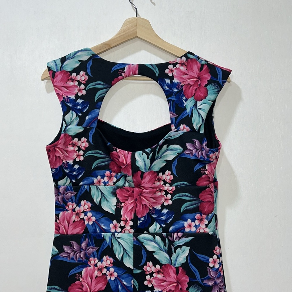 VENUS WOMENS SLEEVELESS MIDI FLORAL BACKLESS DRESS MULTICOLOR Sz 10 - Picture 2 of 12